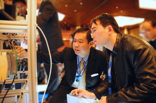 onclick="javascript:window.open(this.src);"